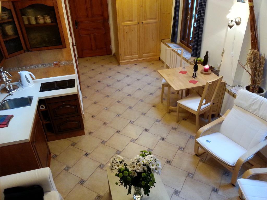 Apartman Kratka Rum bild