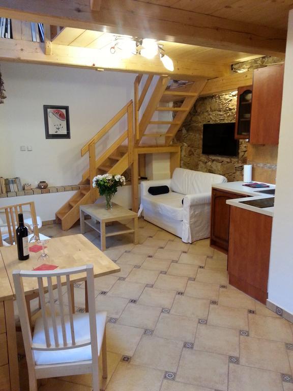 Apartman Kratka Rum bild